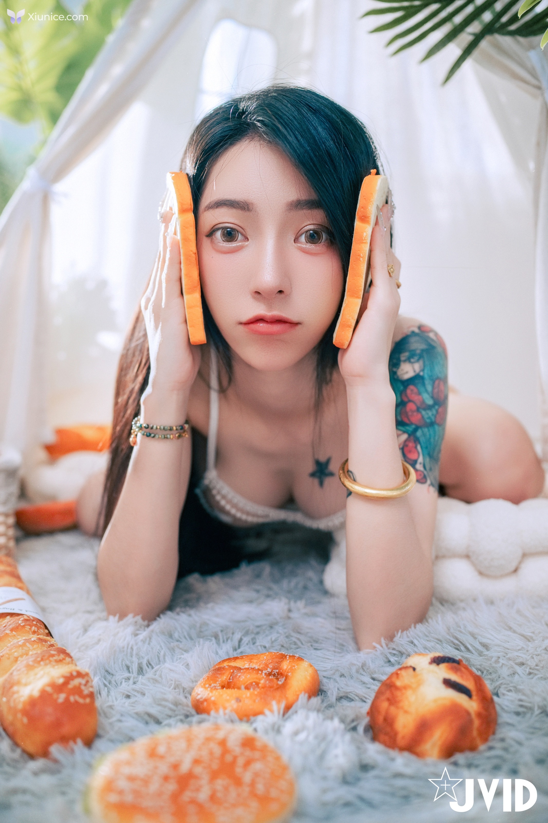 JVID 飄飄哥 – 最狂尺度生日特輯極細丁無膚膠色色の裸體生日趴飄飄慶生被脫光光塗抹奶油超細線丁無膚膠擠出誘人駱駝蹄屁股翹高背後位視角超色慾超誘人裸體奶油慶生影片熱映中 第55张