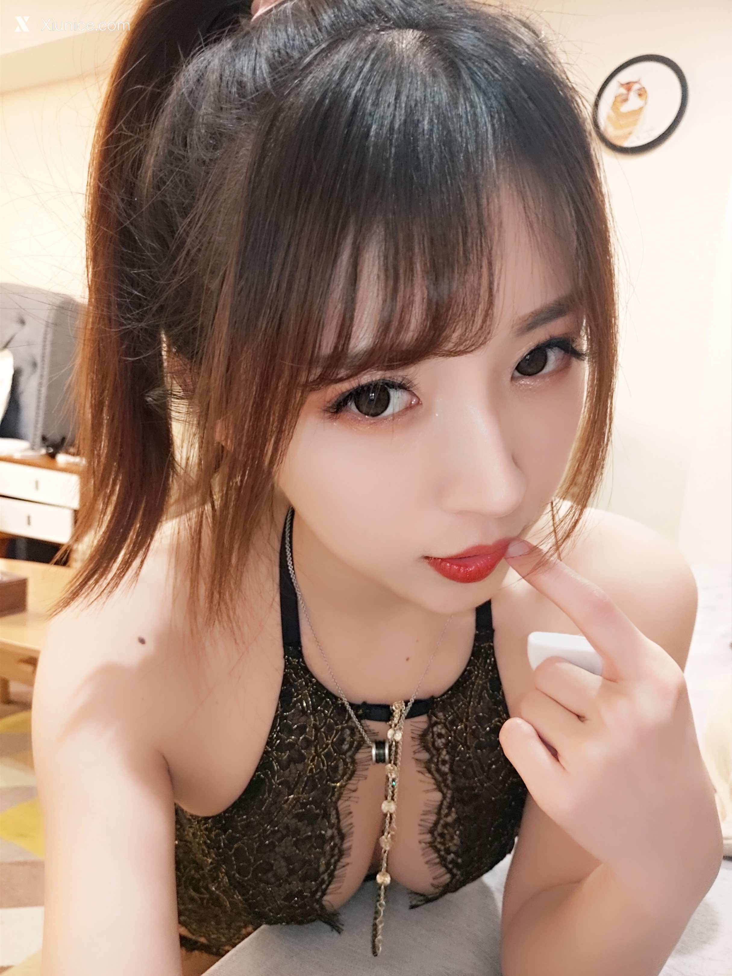 Coser@小女巫露娜 蕾丝亮钻黑色长筒 第23张