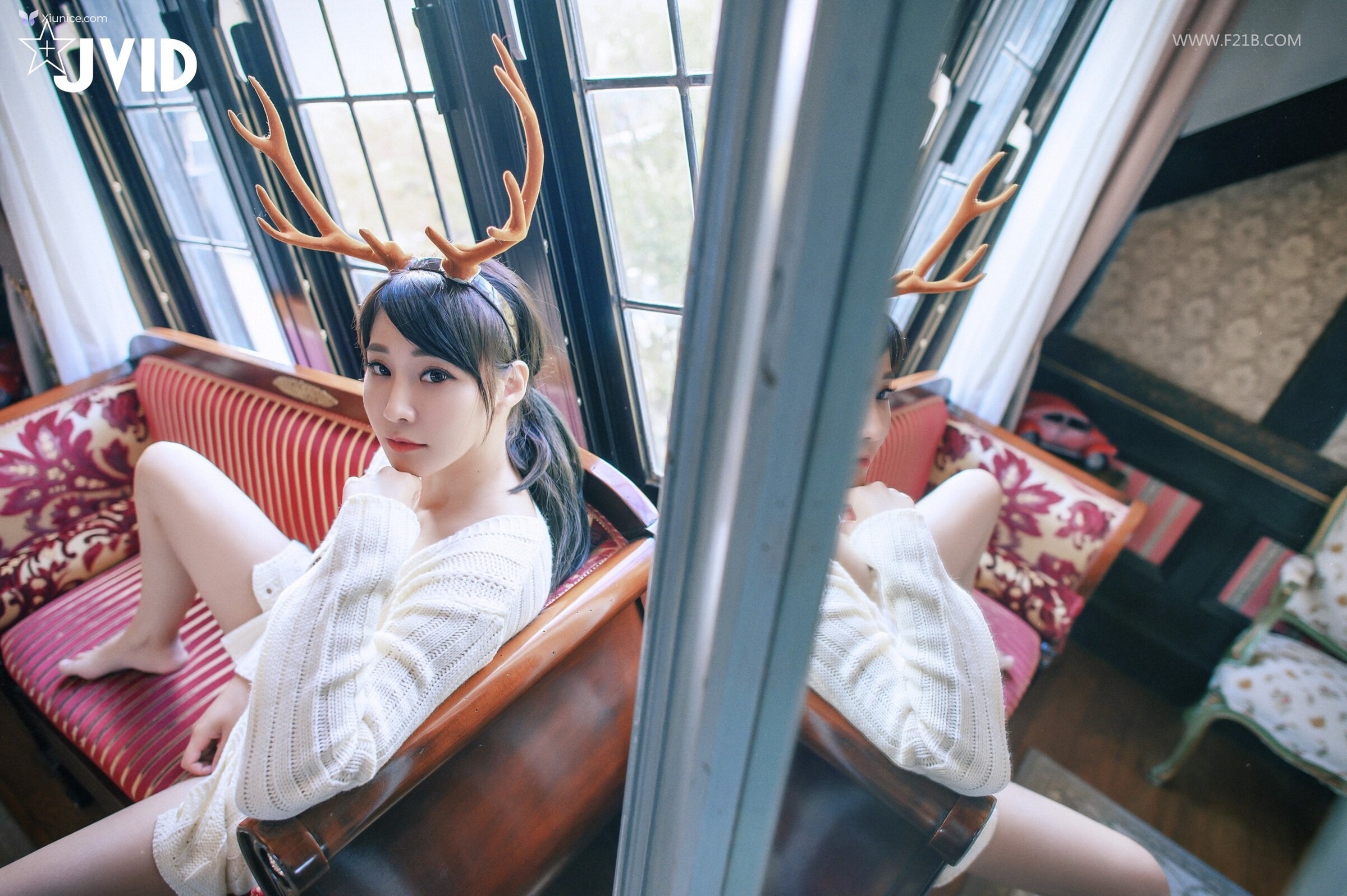 JVID Lele 樂樂 – 全輯上空無碼巨乳女神 樂樂鹿角女孩的報恩 第51张