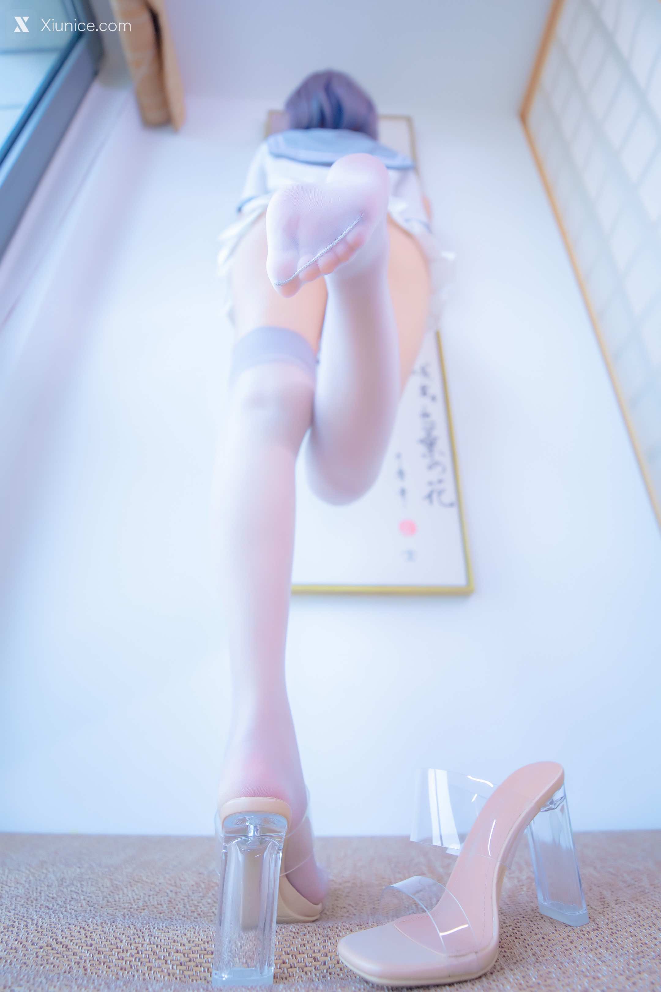 Coser@神楽坂真冬 Vol.100 灰丝吊带JK 第27张
