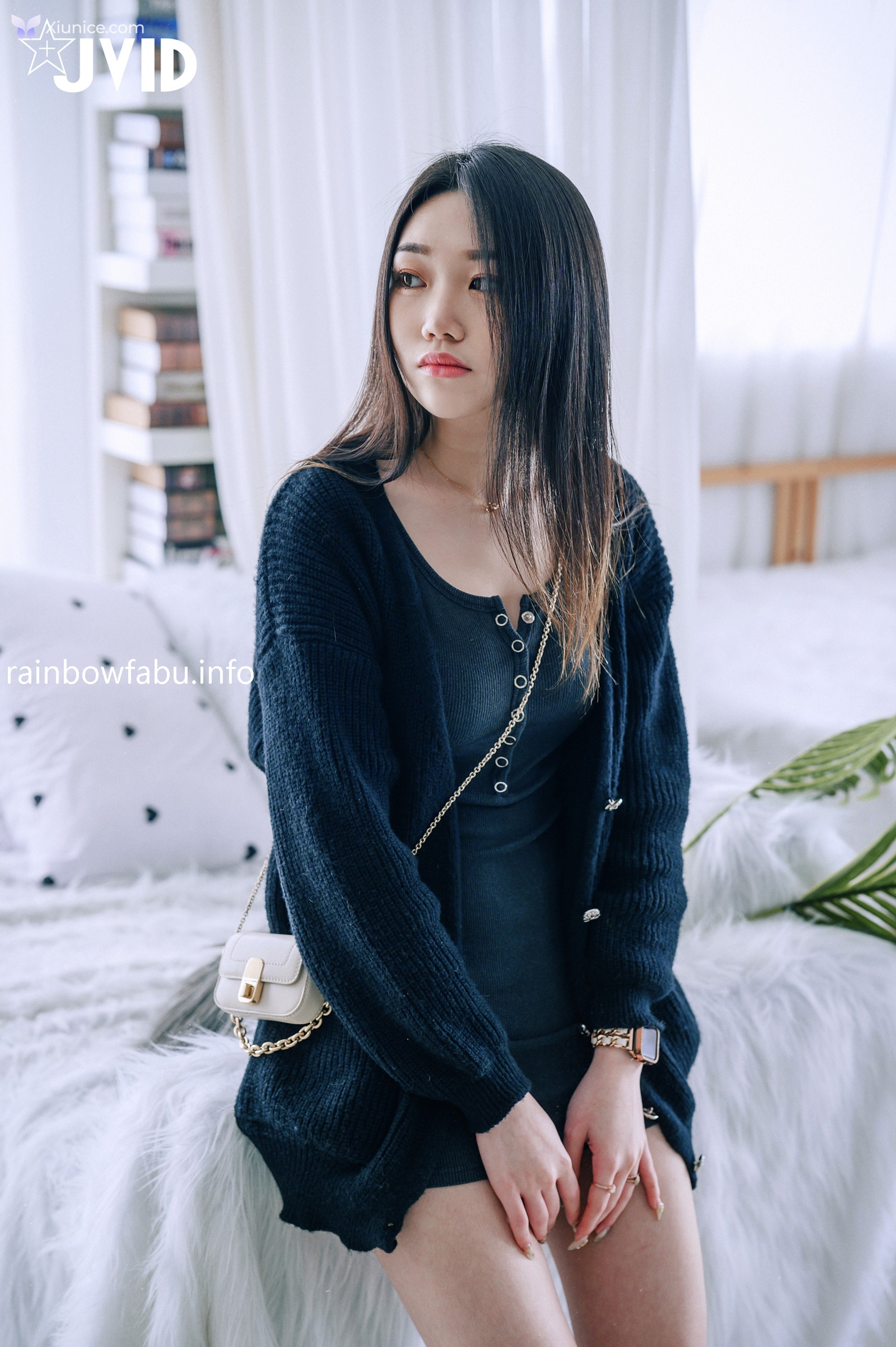 JVID 優苡 – 我搭訕到剛滿18的極品純欲女孩優伊首發就毫無保留的全給你看 第76张