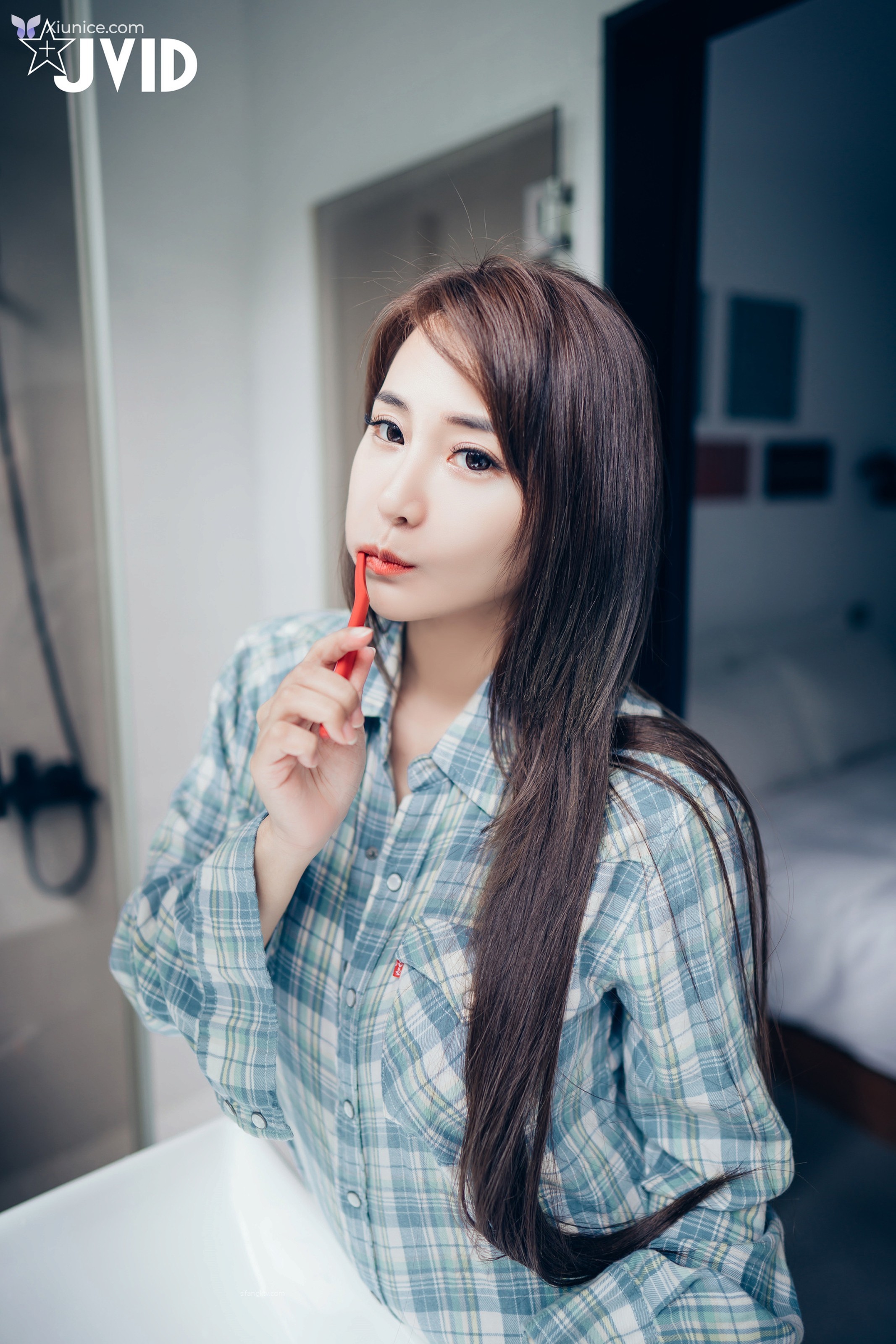JVID Lele 樂樂 – 讓人可以能男女交換身體的相機特寫爆量精液的乳射 第17张