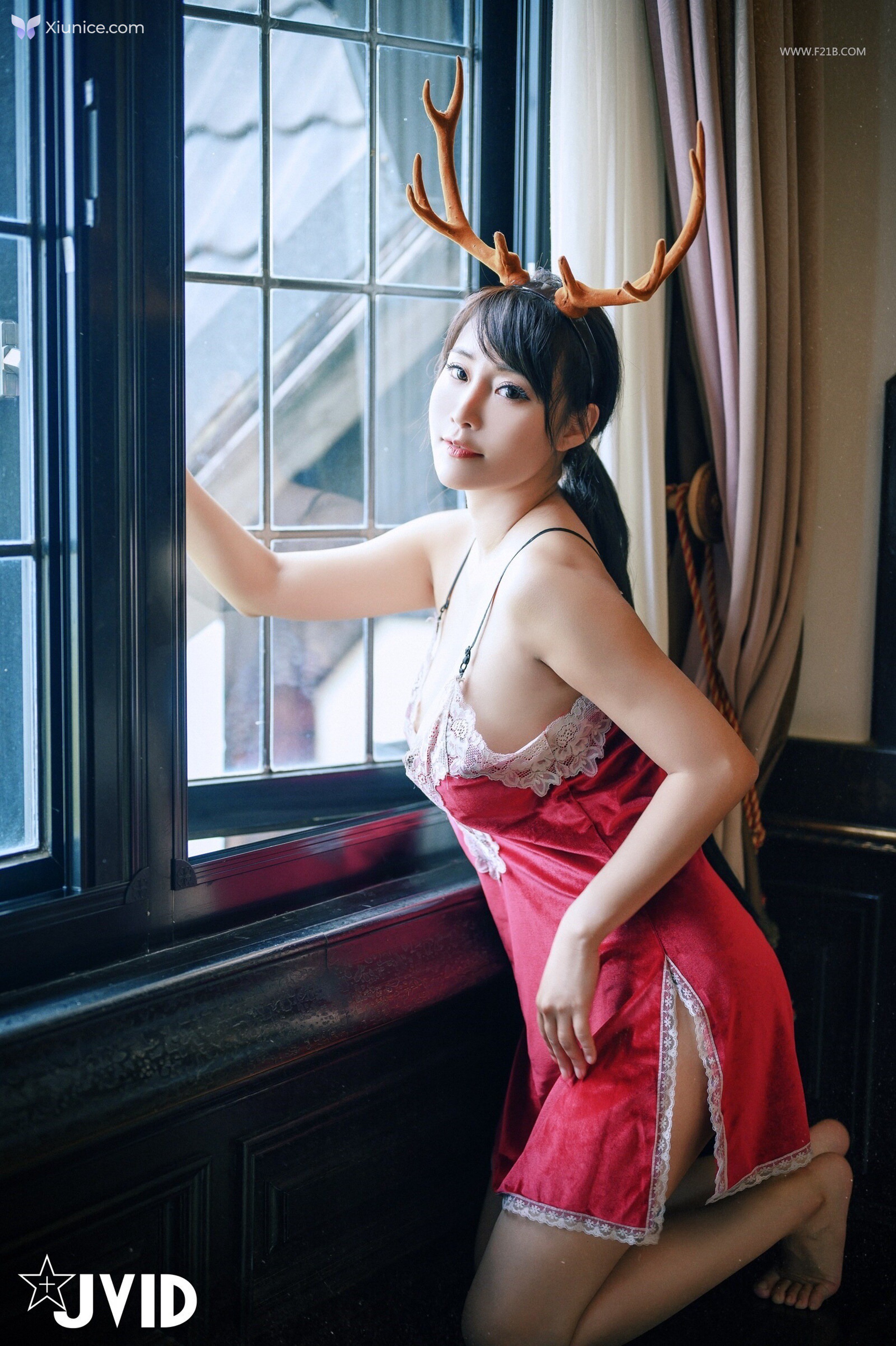 JVID Lele 樂樂 – 全輯上空無碼巨乳女神 樂樂鹿角女孩的報恩 第8张