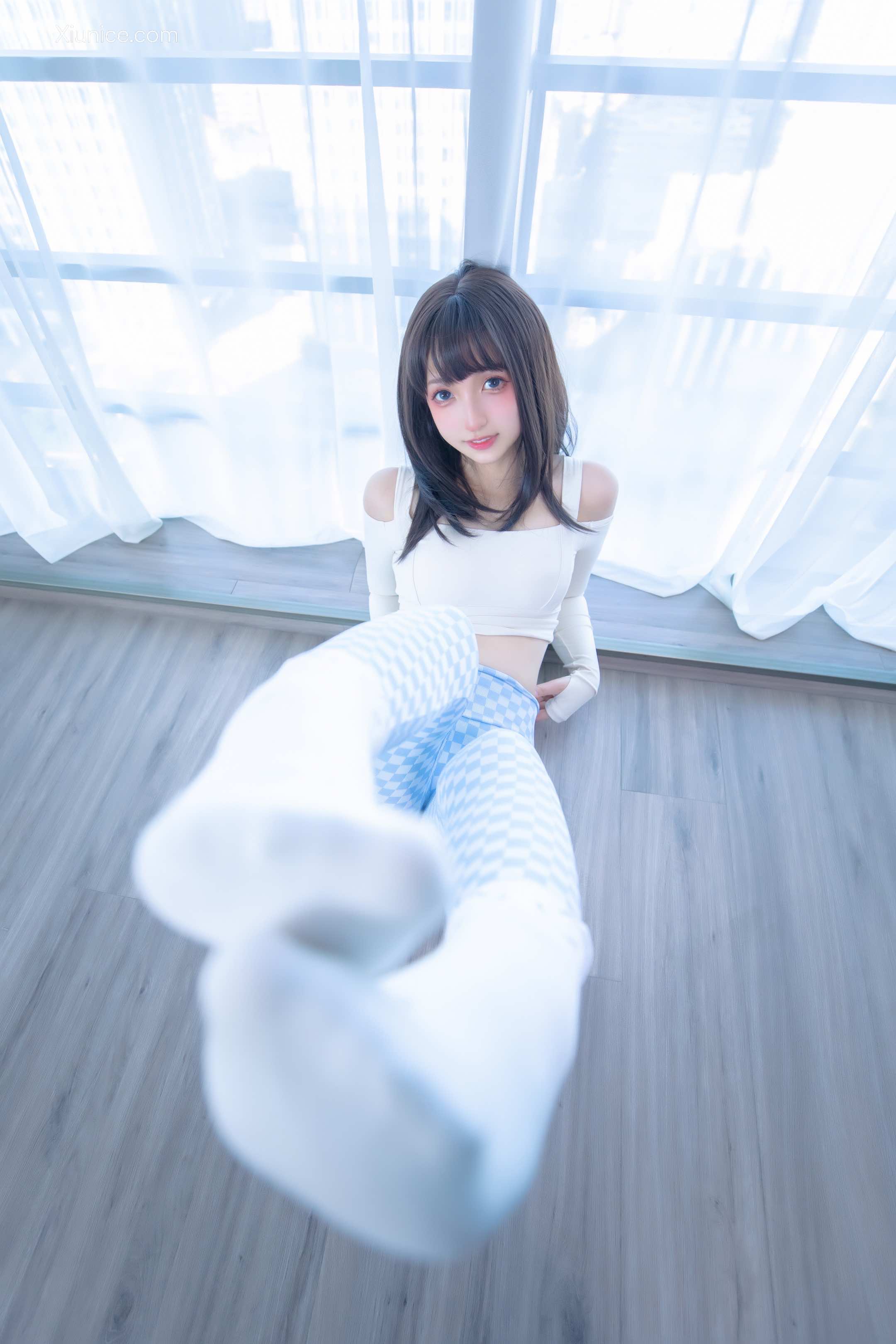 Coser@神楽坂真冬 Vol.103 蓝白格 第23张
