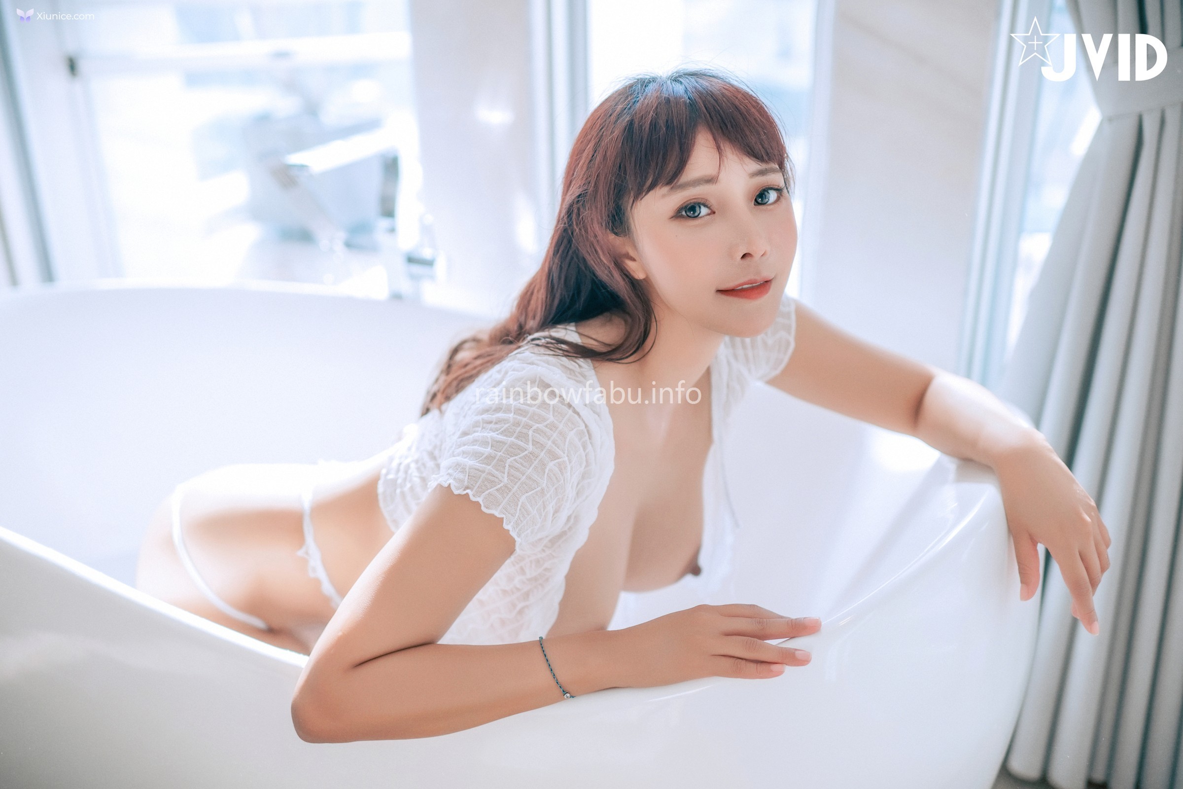 JVID Lele 樂樂 – 濕身露出豪乳 開腿露鮑 誘惑丈夫下屬後入猛撞 暴力巨乳搖晃淫蕩人妻濕身誘惑 第7张