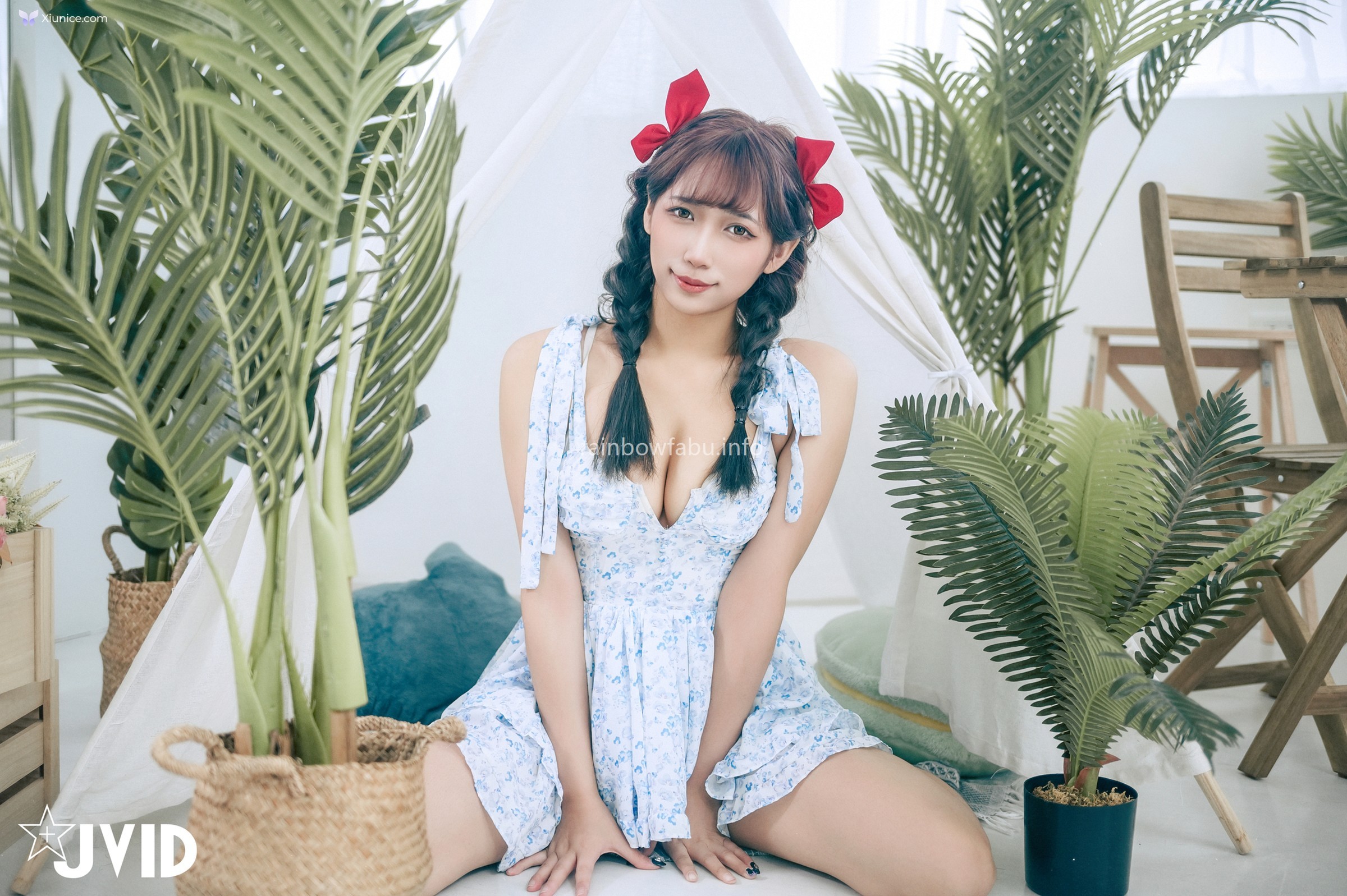 JVID 吳紫欣 – 戀愛感爆棚的野餐約會紫欣女友洋裝的肩帶滑下來了那乾脆就別穿了吧 第17张