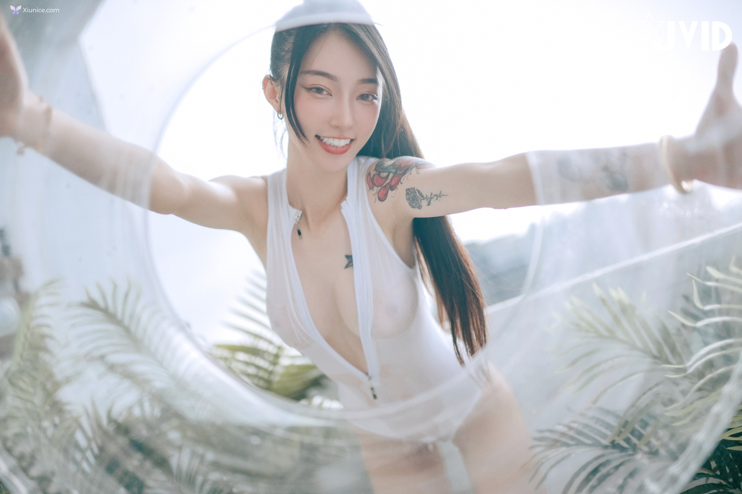 JVID 飄飄哥 – 濕身透點情慾互動超透膚の激色比基尼飄飄哥遭揉胸抓奶畫面淫慾滿點嫩鮑慘遭魔爪襲擊開擋史庫水透出白虎形狀超誘人 第106张