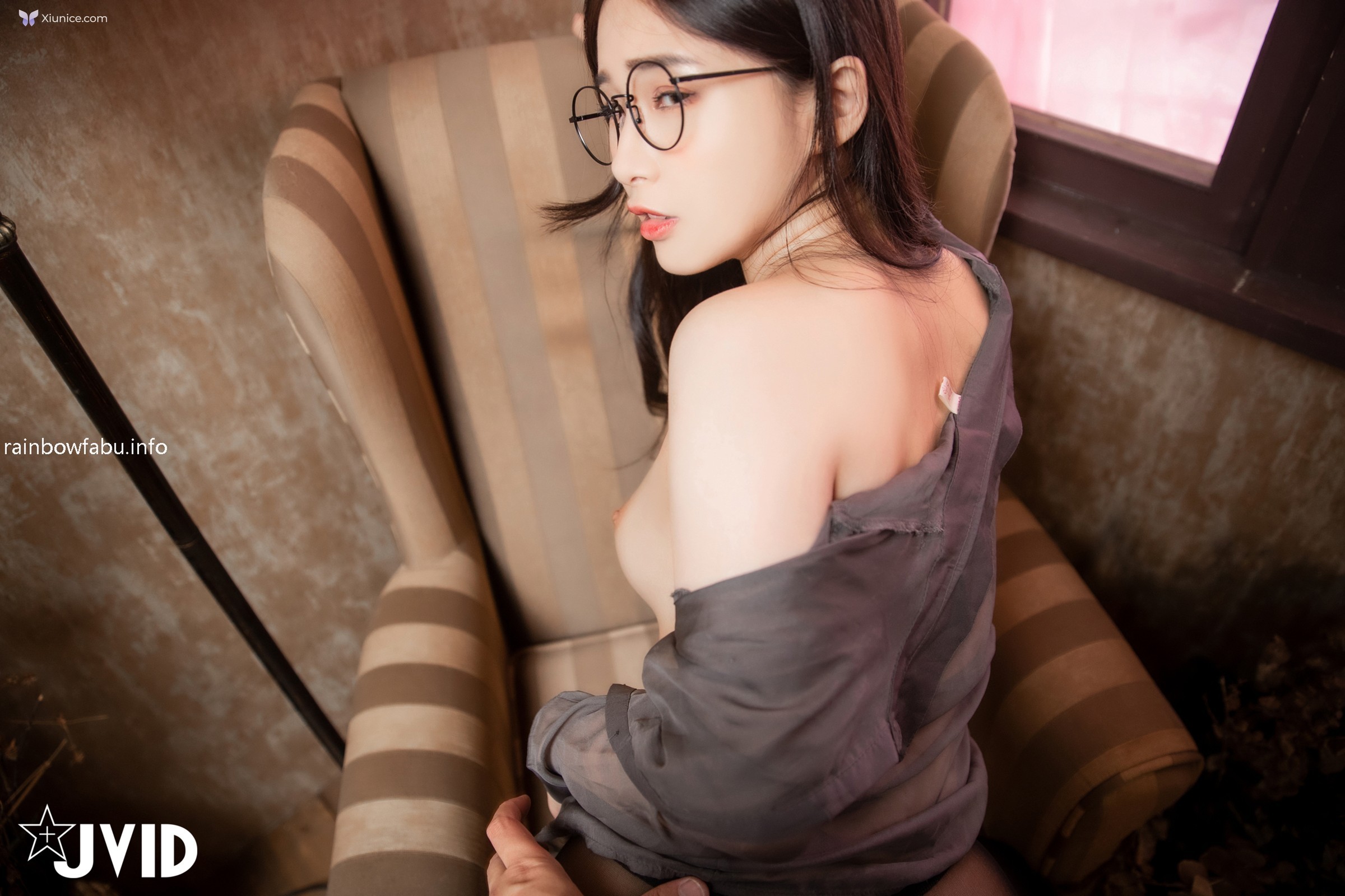 JVID 婕咪 Juice – 拿主人心愛小熊自慰被發現juice婕咪女僕 襯衫 絲襪多重享受 第20张