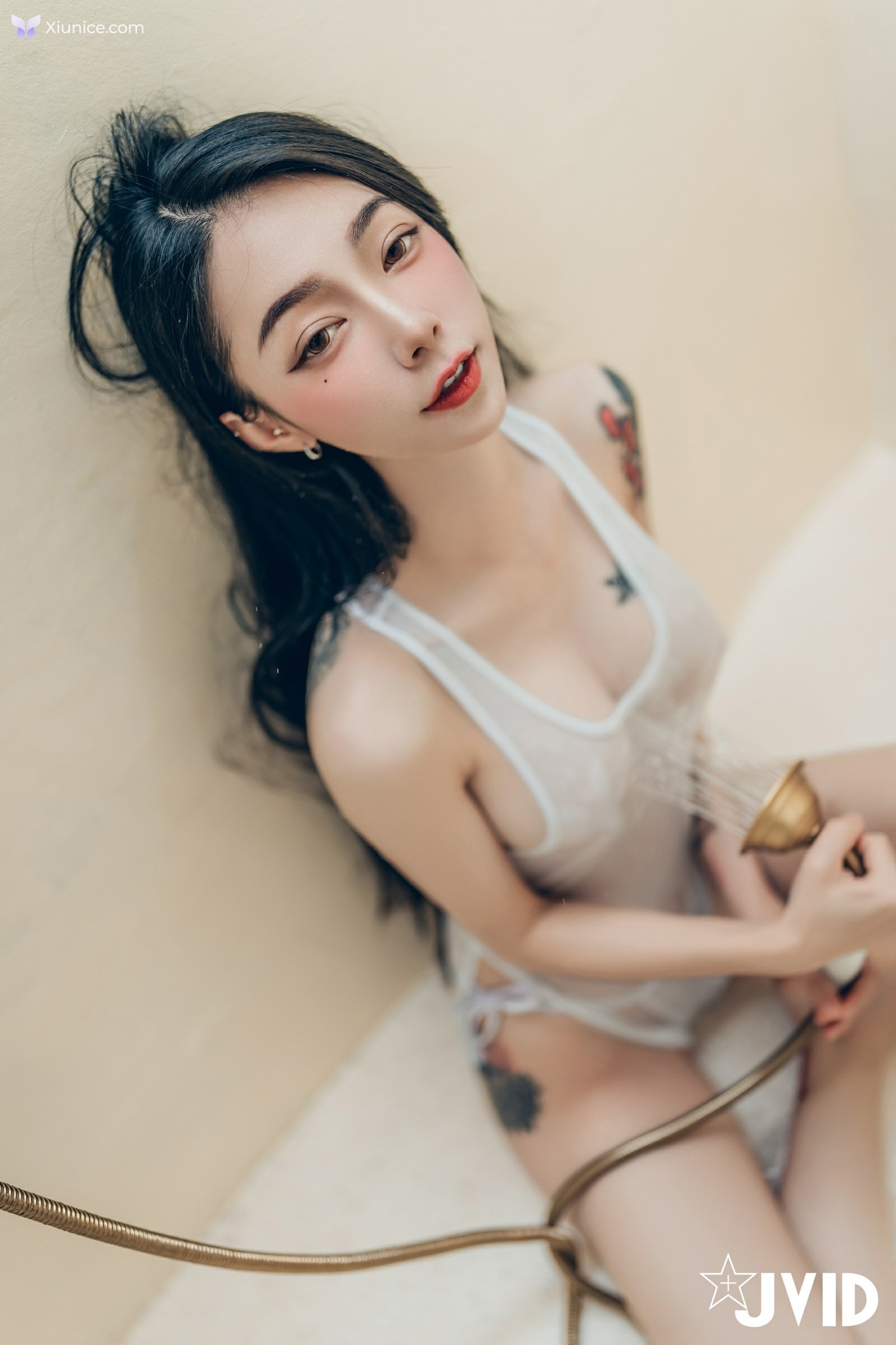 JVID 飄飄哥 – 巨乳飄飄女神精心打造的誠意寫真動漫般的完美身材還有超可愛的神祕客串喔 第83张