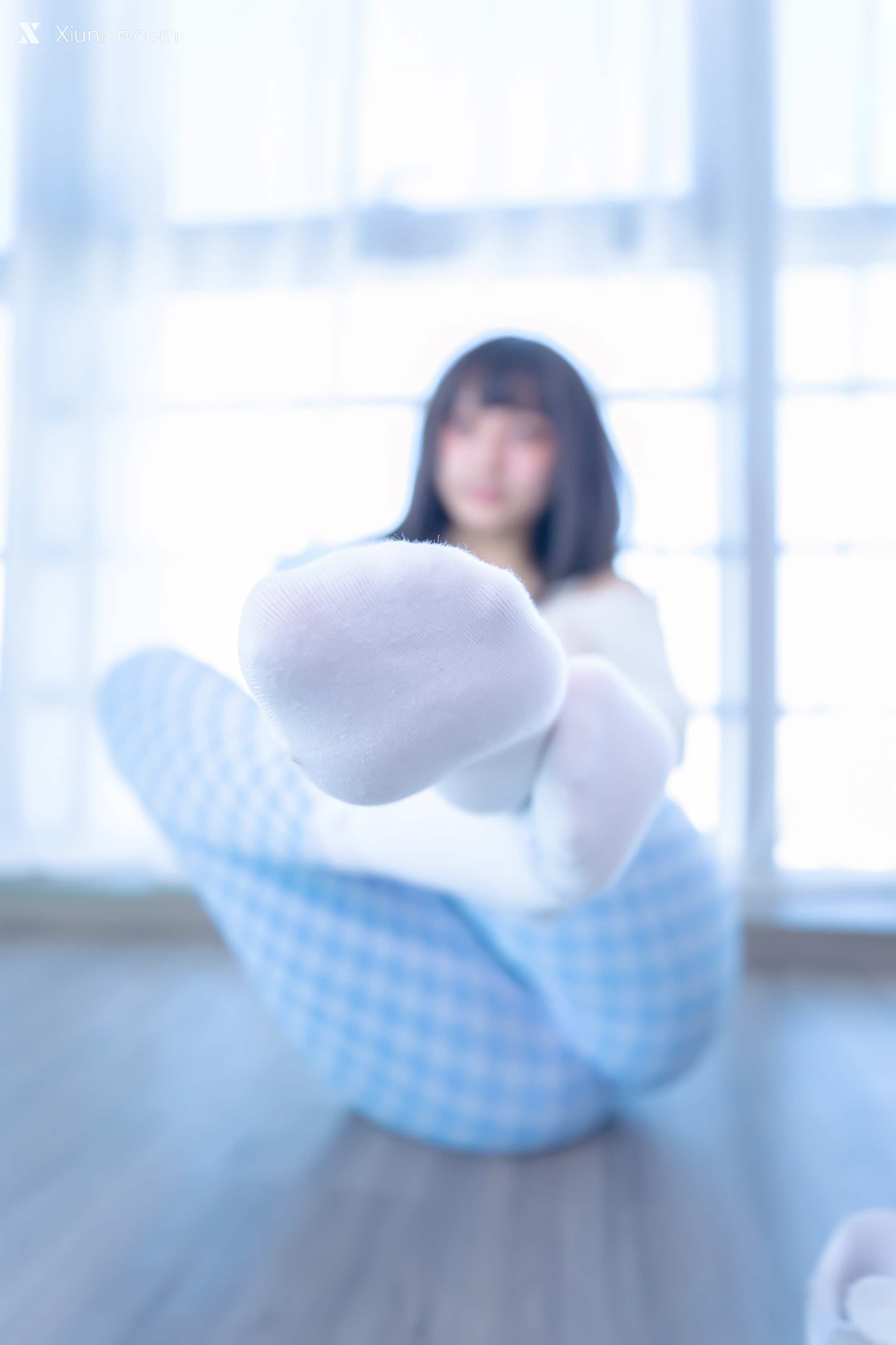 Coser@神楽坂真冬 Vol.103 蓝白格 第35张