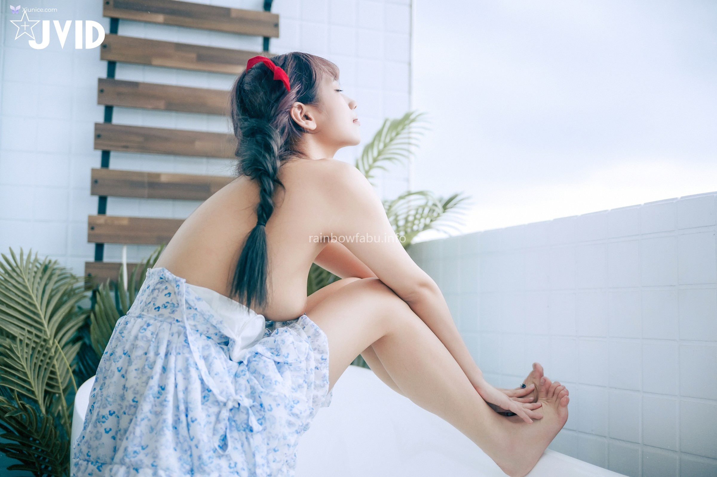 JVID 吳紫欣 – 戀愛感爆棚的野餐約會紫欣女友洋裝的肩帶滑下來了那乾脆就別穿了吧 第25张