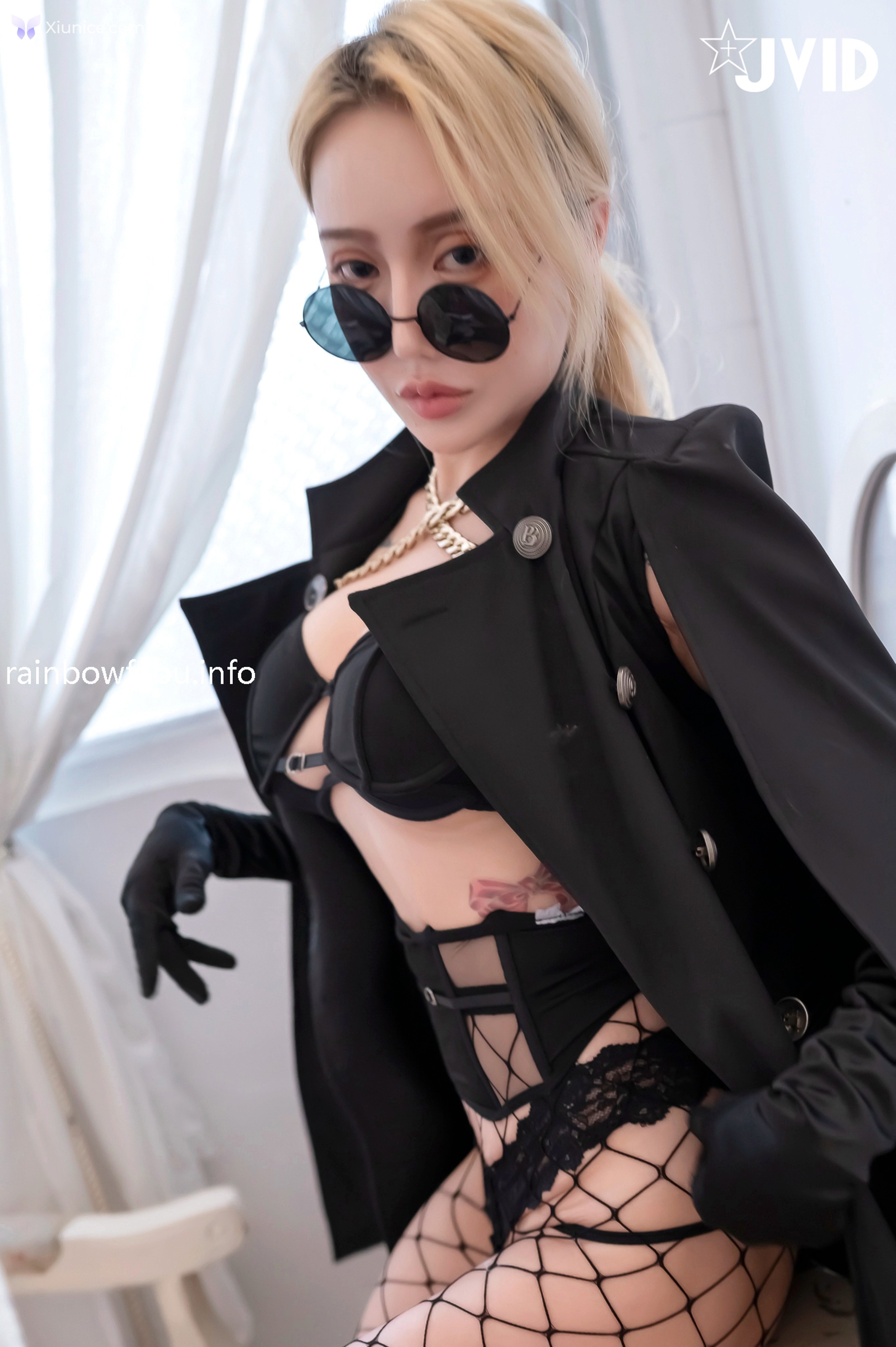 JVID 葉魚魚 – 美乳蜜臀讓人血脈賁張讓人迷失在肉體和慾望的歡愉中 第16张