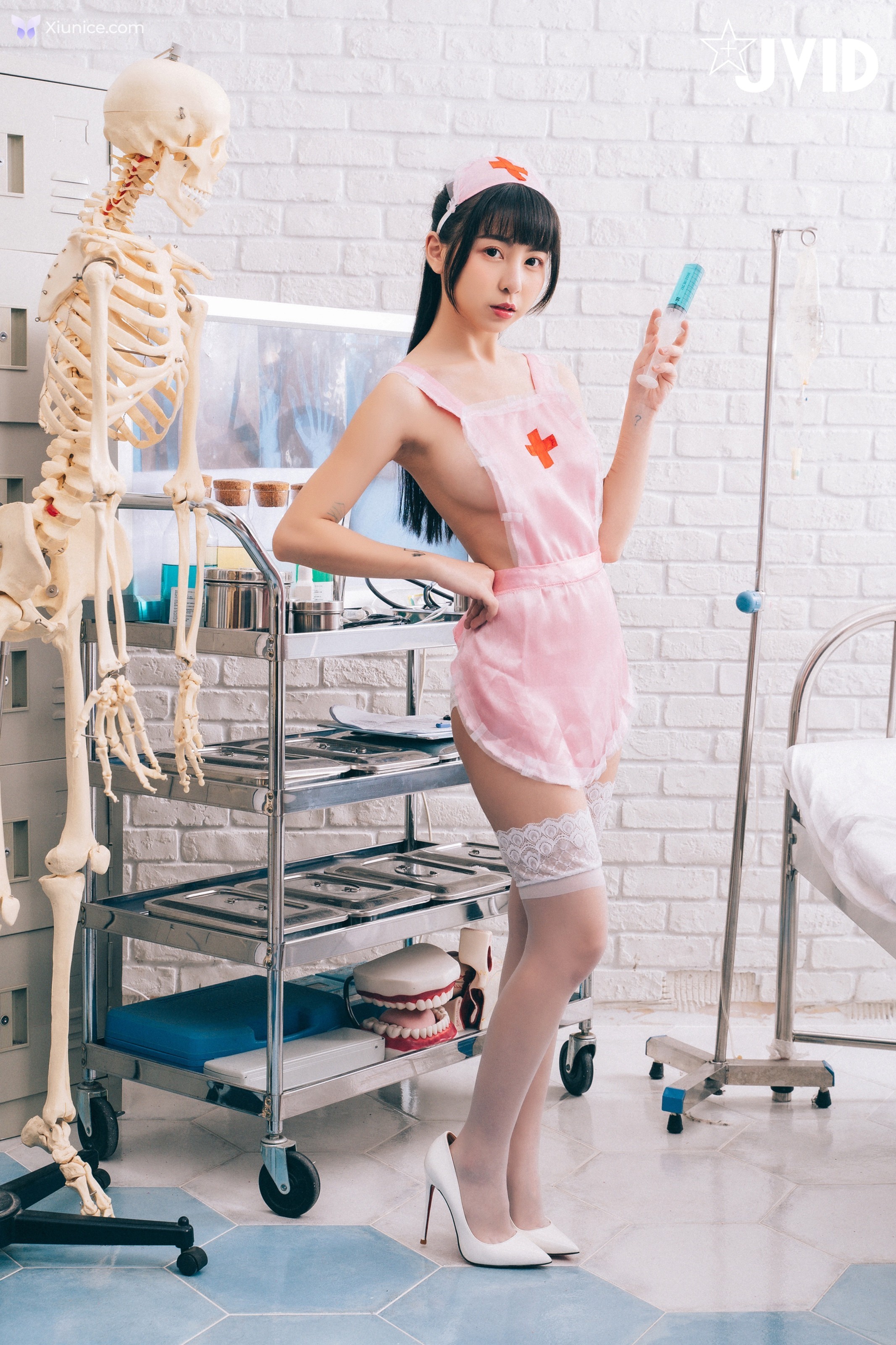 JVID 月台尼Tiny – 讓情色巨乳護士用女上位幫你搖出來吧 第34张