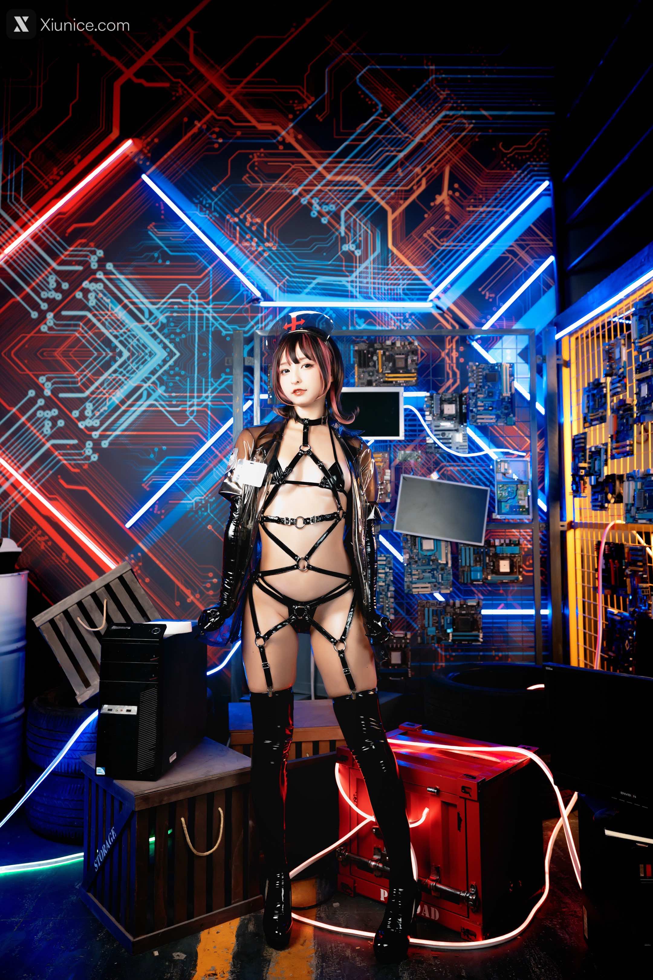 Coser@神楽坂真冬 Vol.057 绝对企画-透明黑白护士双人《無色哲学》 第3张