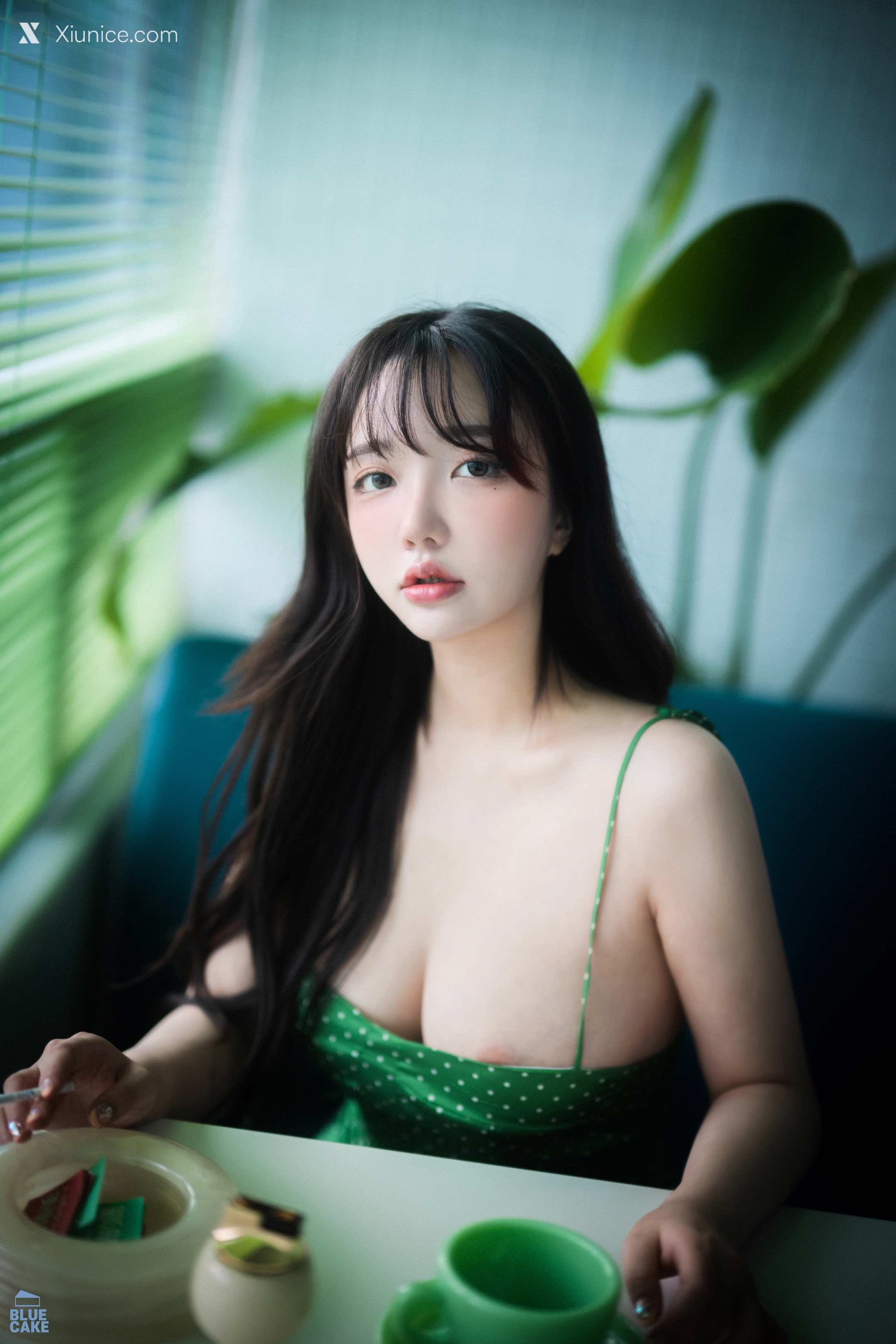 BLUECAKE Son Ye-Eun (손예은) – Nothing RED 第1张