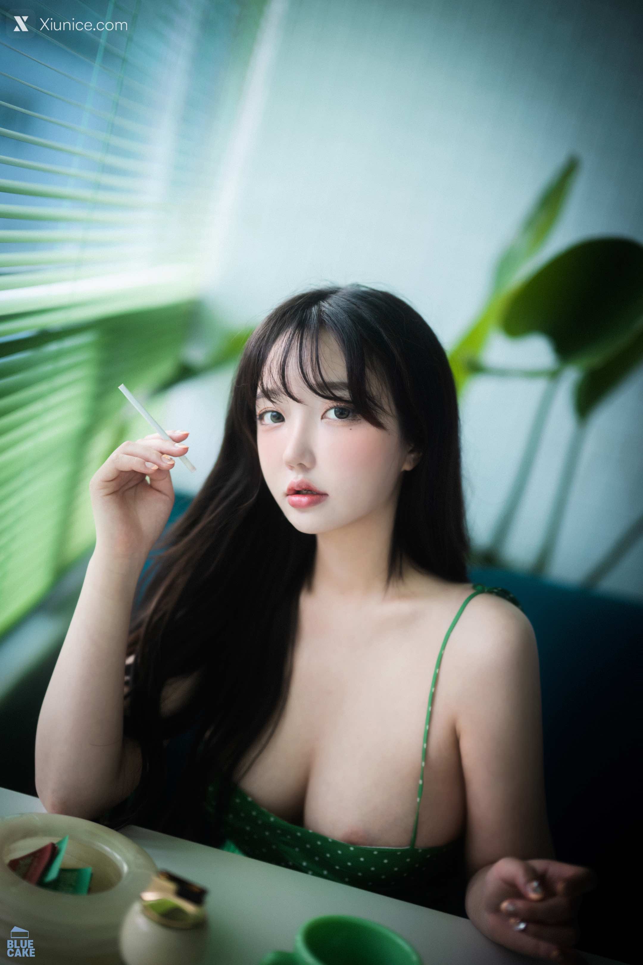 BLUECAKE Son Ye-Eun (손예은) – Nothing RED 第3张