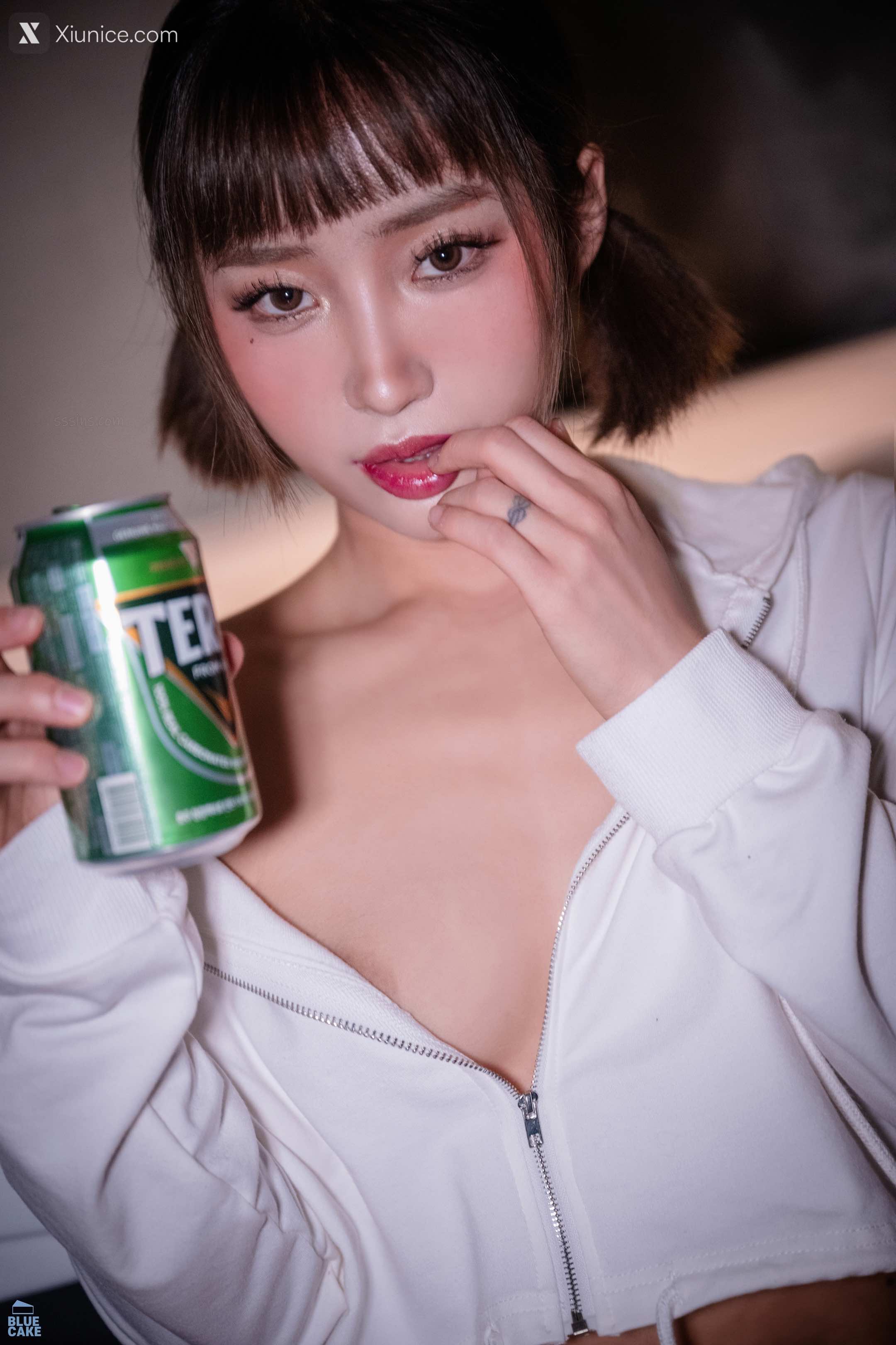 BLUECAKE Booty Queen – Love in the Dormitory (+RED.Ver) 第5张