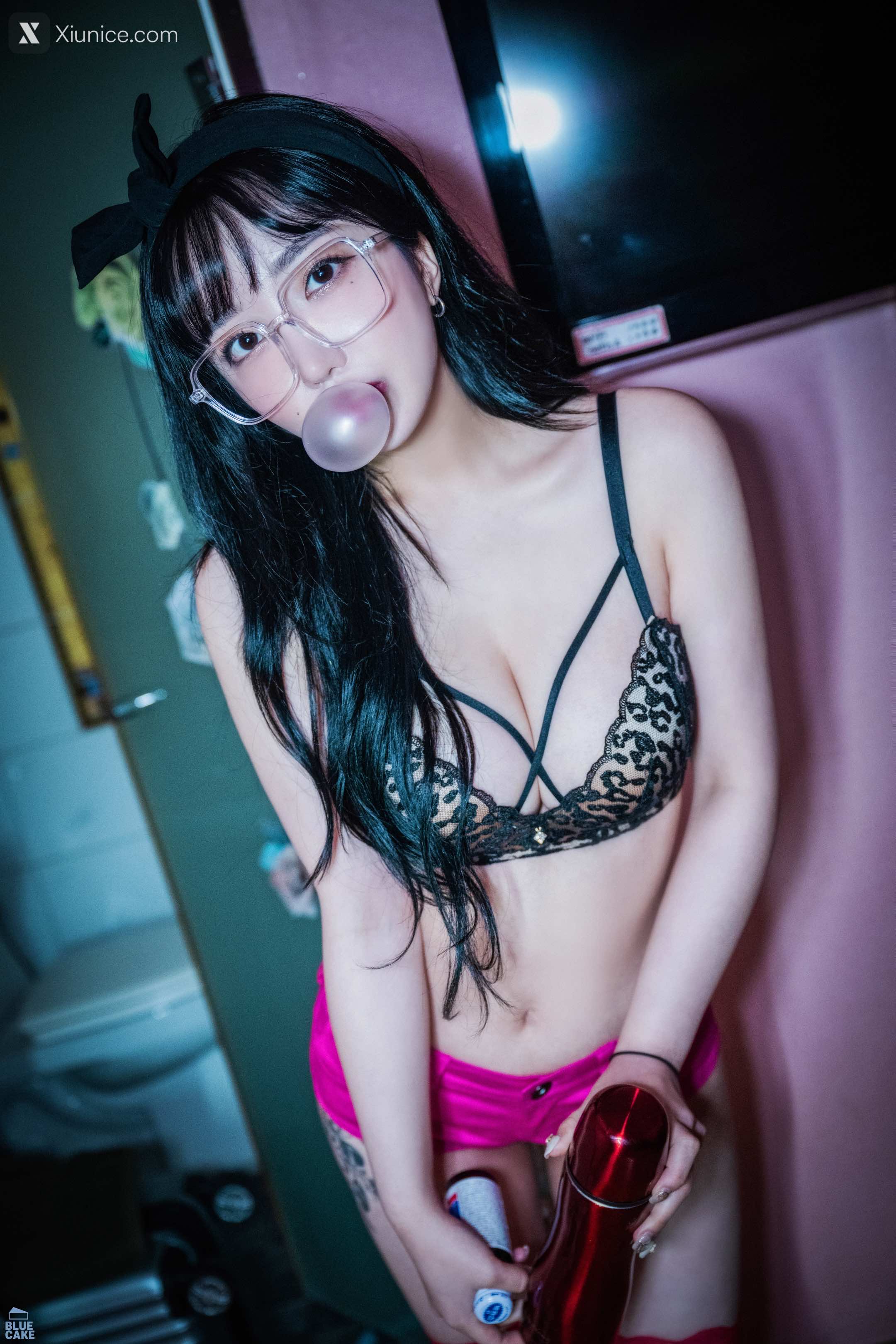 BLUECAKE YeEun – Nude No Panty 第85张