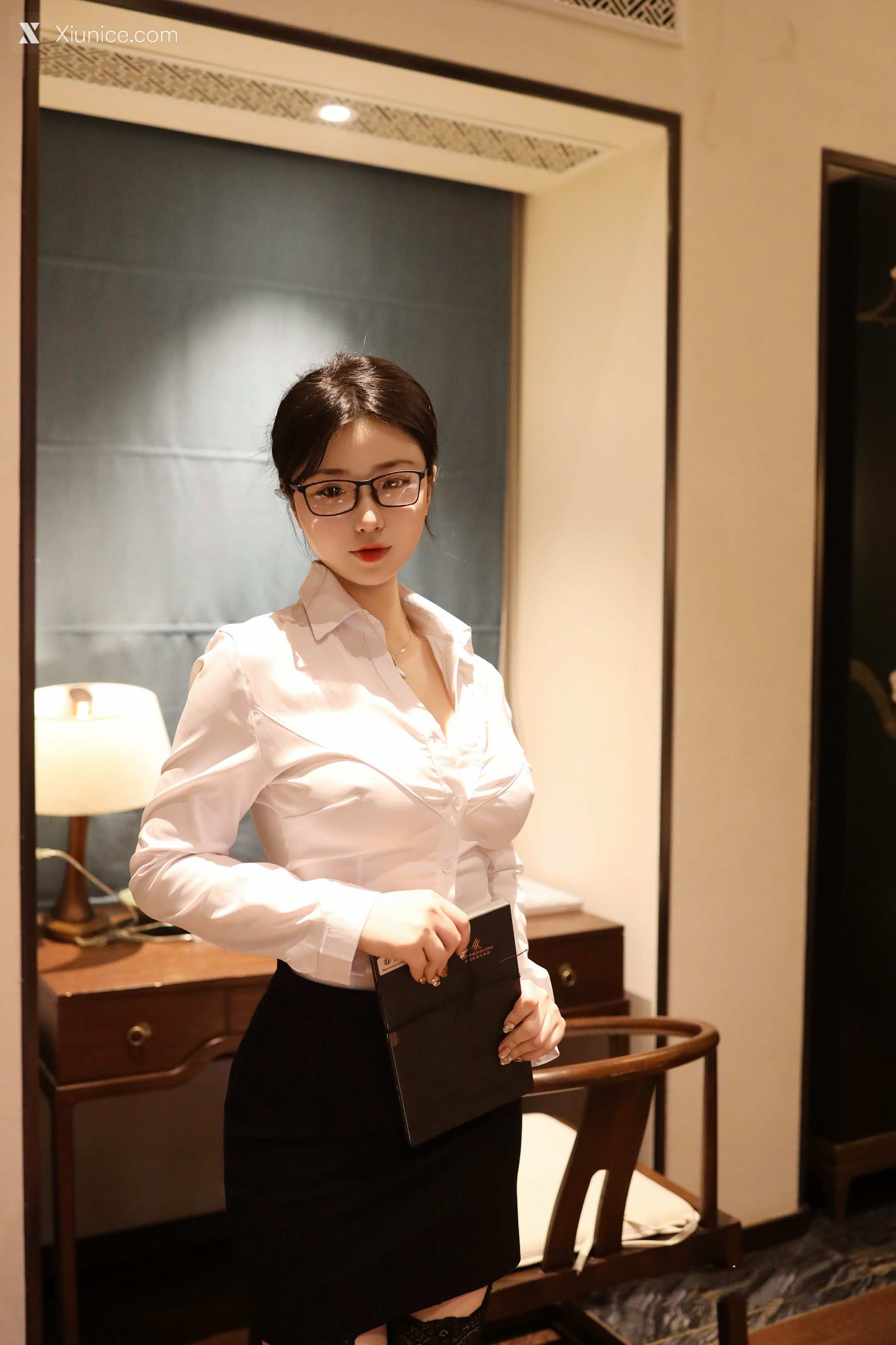 Xiuren Uncensored – 陈小花 – 职业装OL内购版 第23张