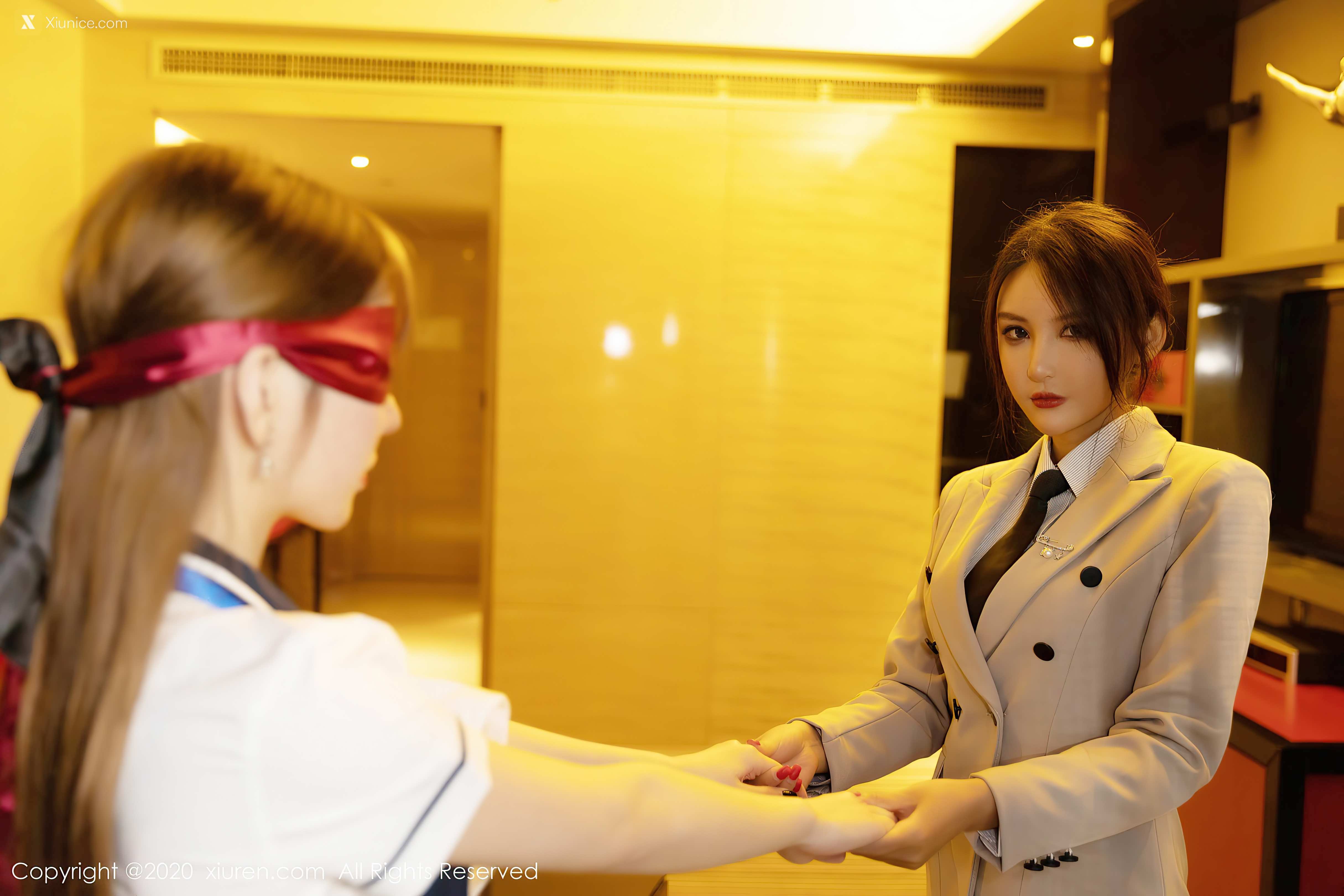 Xiuren秀人网 No.2857 周于希Sandy & Emily顾奈奈酱 第44张