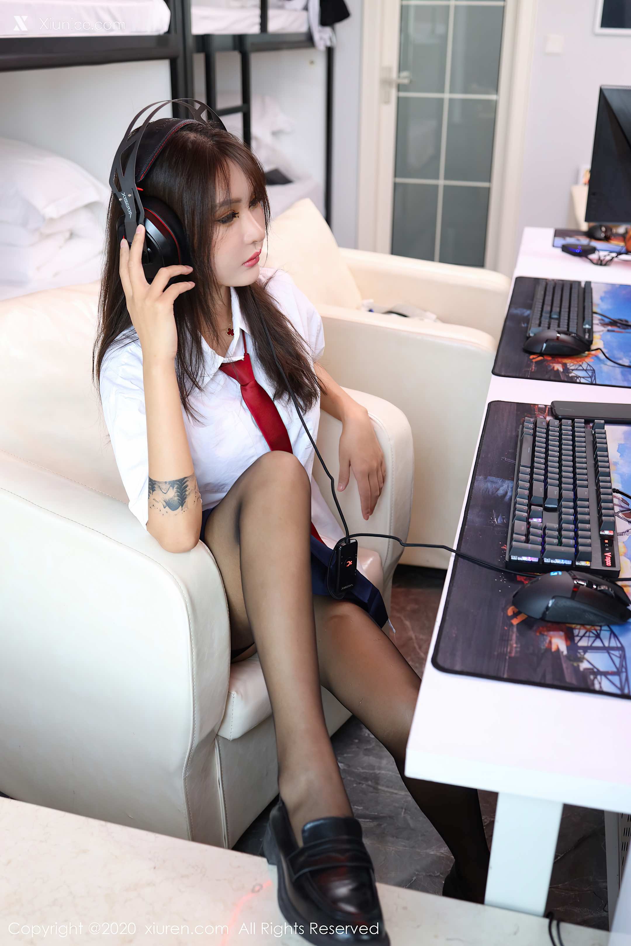 Xiuren秀人网 No.2461 Emily顾奈奈 第22张