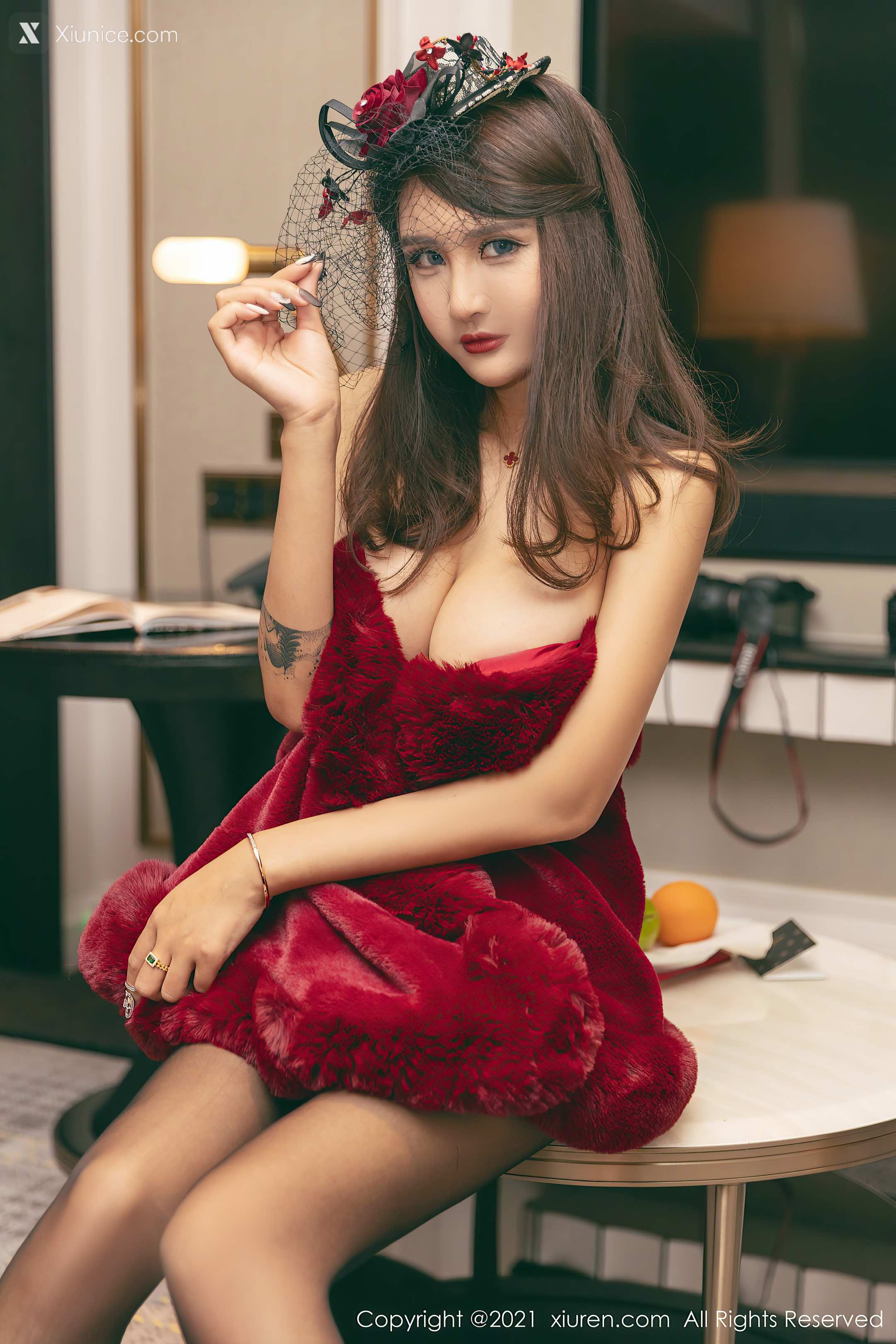 Xiuren秀人网 No.3548 Emily尹菲 第33张
