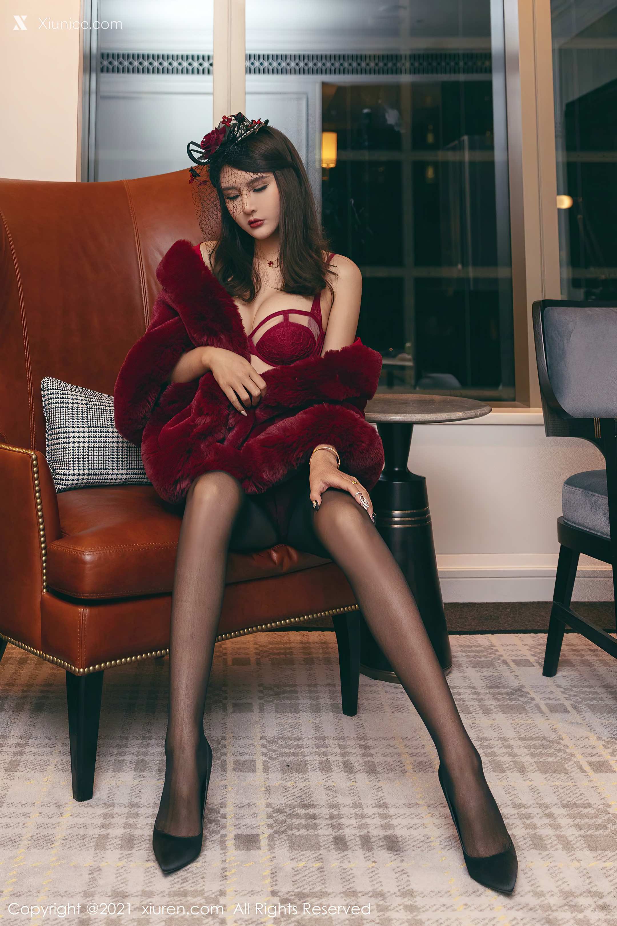 Xiuren秀人网 No.3548 Emily尹菲 第2张
