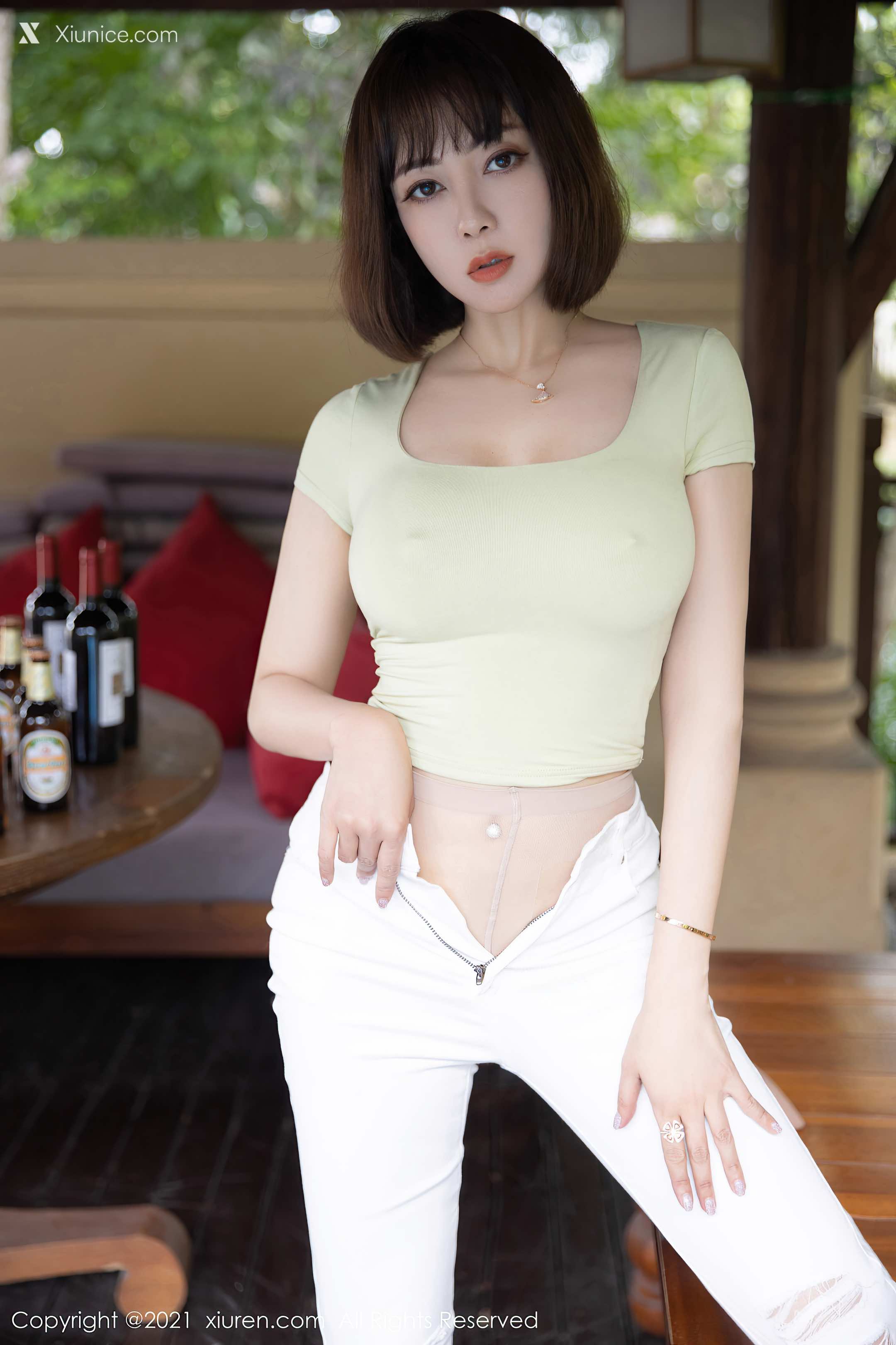 Xiuren秀人网 No.3704 果儿Victoria 第1张